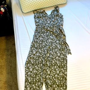 Green no boundaries romper, worn once, XL, juniors